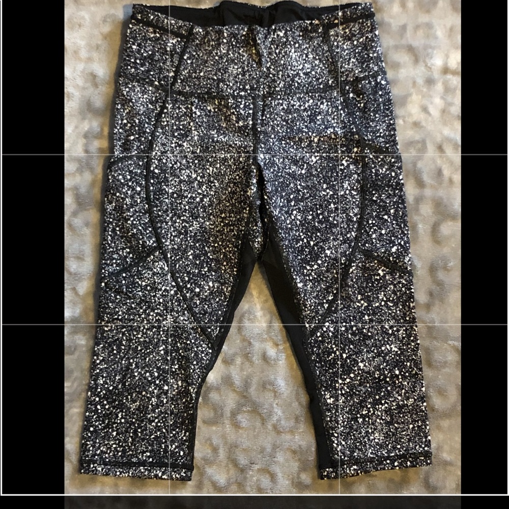 EUC Lululemon Outrun crop speckle leggings sz 8
